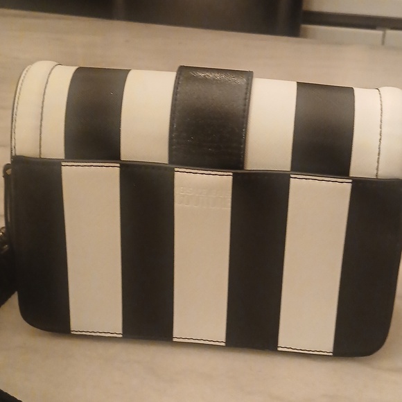 Versace Crossbody - Picture 5 of 10